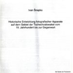 Historický vývoj fotografických přístrojů na území Československa od 19. století po dnešek - německý překlad