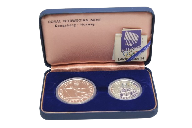 1994-lileh-sada3-1-removebg-preview Sada dvou Ag mincí 100 + 50 Kroner ZOH Lillehammer 1994 Proof - běh na lyžích + sjezdové lyžování - Obrázek 1